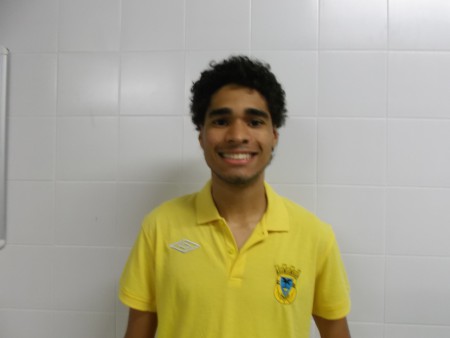 Atacante Rodrigo é destaque em Portugal